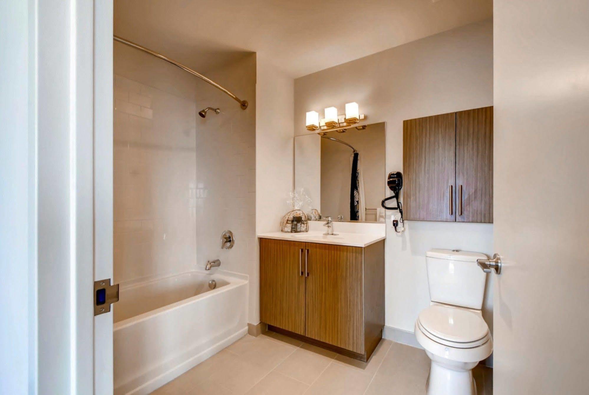 Global Luxury Suites At Newport Jersey City Esterno foto